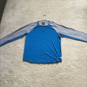 American Eagle Long Sleeve